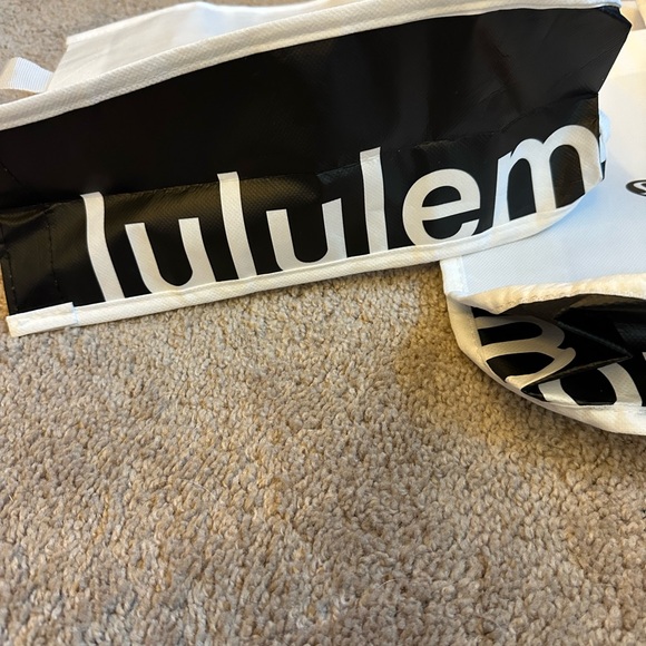 2 Small Reuseable Lululemon shopping bags - Picture 2 of 2